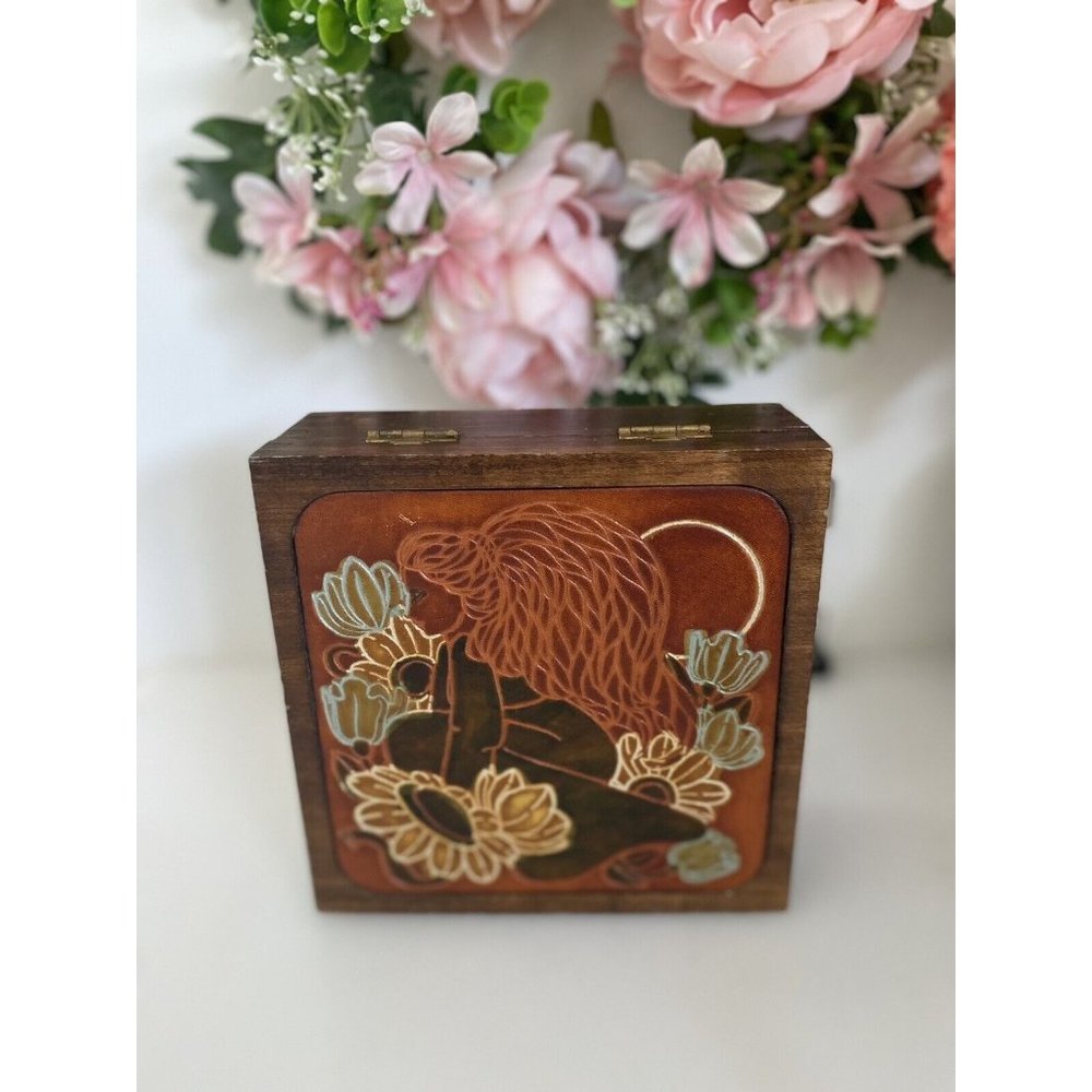 Vintage Hand Carved Hand Painted Wood Hinged Box Voluptuous Woman W Flowers 6X6